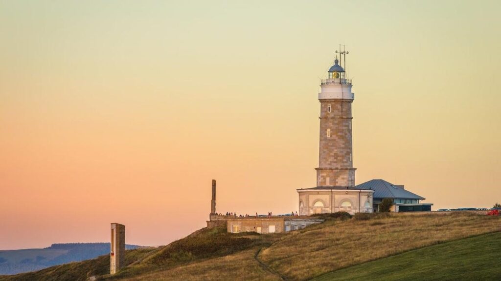 La ruta de los faros de Cantabria: un recorrido por la costa