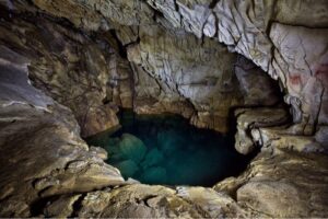 explorando las cuevas prehistóricas