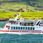 Paseos en barco navegando por la costa de Cantabria