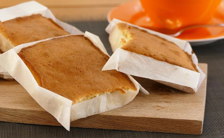 Suave bizcocho casero tradicional en Albergue la Casa de Gandara.