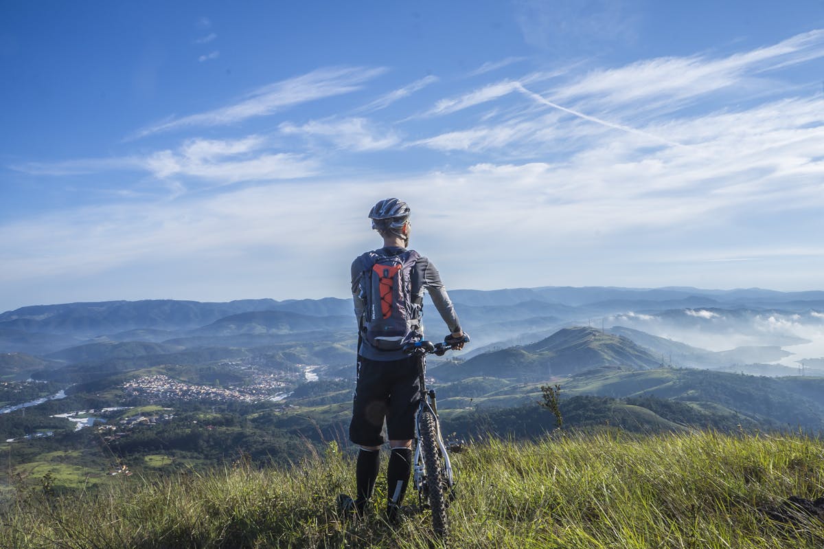 Ruta de mountain bike por bosque en Cantabria