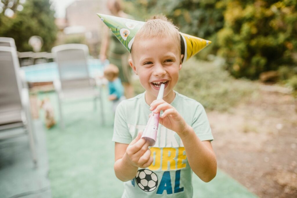 Cumpleaños infantil en primavera en Cantabria - niños celebrando fiesta en la naturaleza