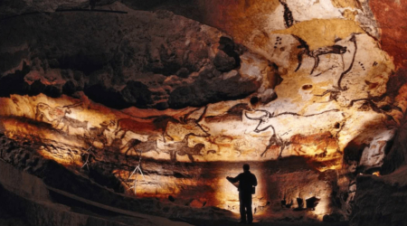 Vivencia en la cueva con pinturas rupestres en Albergue la Casa de Gandara. Cuevas de Altamira