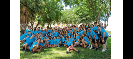 Albergue la casa de gandara, grupo de jóvenes disfrutando en un entorno natural, educativo y divertido, ideal para campamentos y actividades de team building. Actividades en cantabria