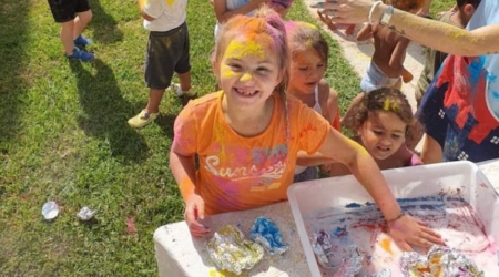 Diversión infantil en actividades creativas en el Albergue La Casa de Gandara, ideal para campamentos y eventos con niños. Cómo Organizar un Campamento de Verano