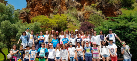 File name: grupo-de-escuela-en-albergue-la-casa-de-gandara.jpg. fin de semana en grupo en cantabria